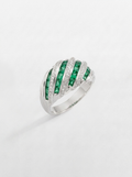 Anello Gettone in Oro Bianco con Brillanti