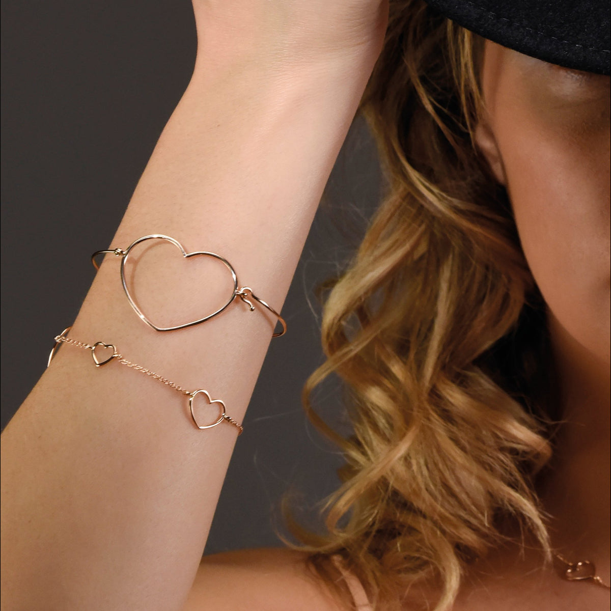 Bracciale a Catena con Tre Cuori a Filo